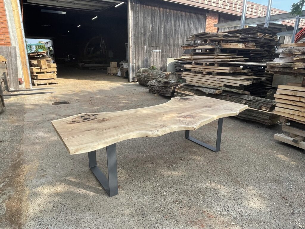 Eichentisch_Naturkante