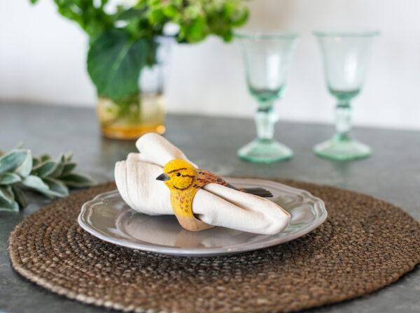 Handgeschnitzte Serviettenring-Vögel – Bild 3