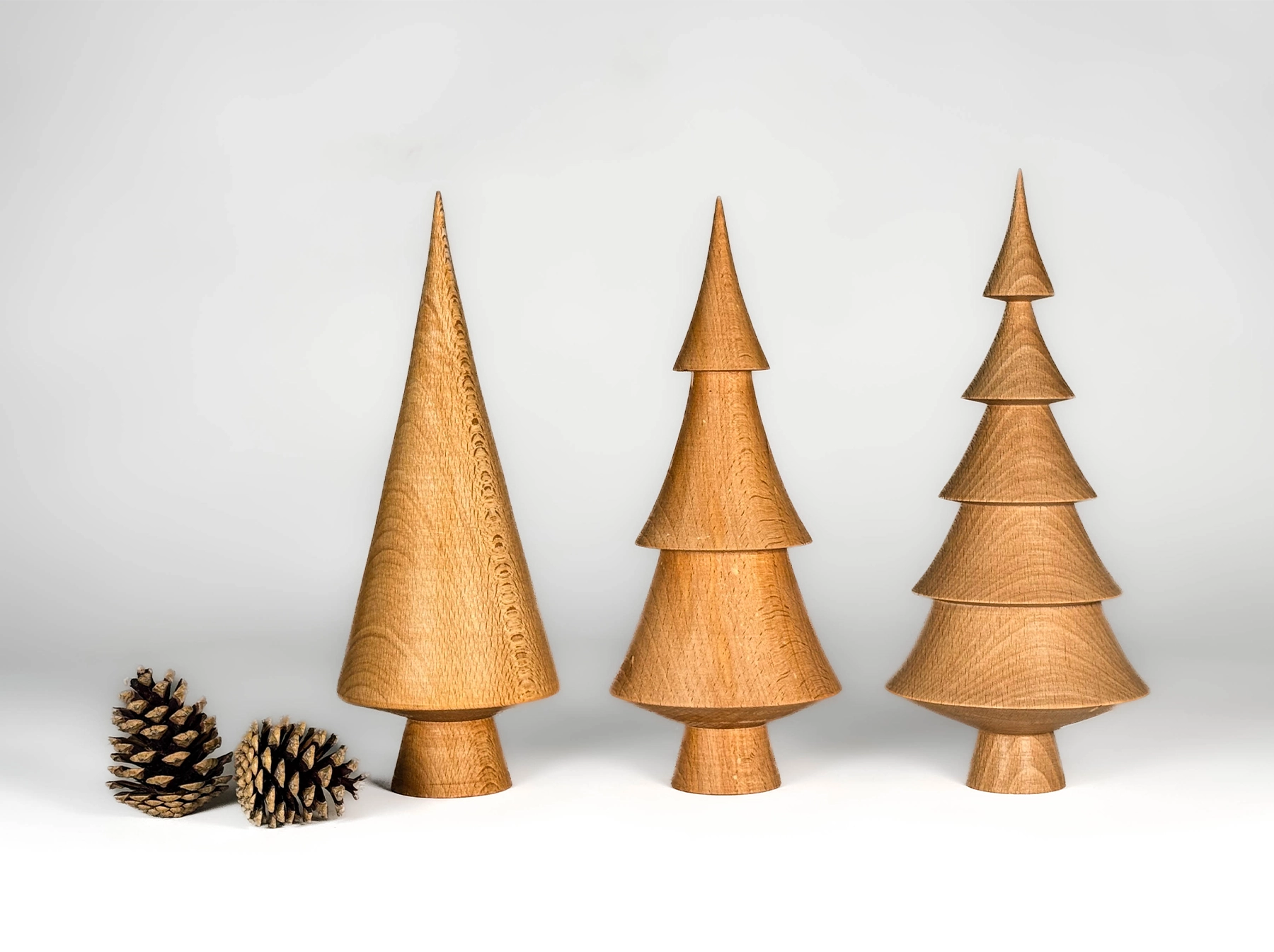 Tanne handgedrechselt aus Eiche - 22 cm