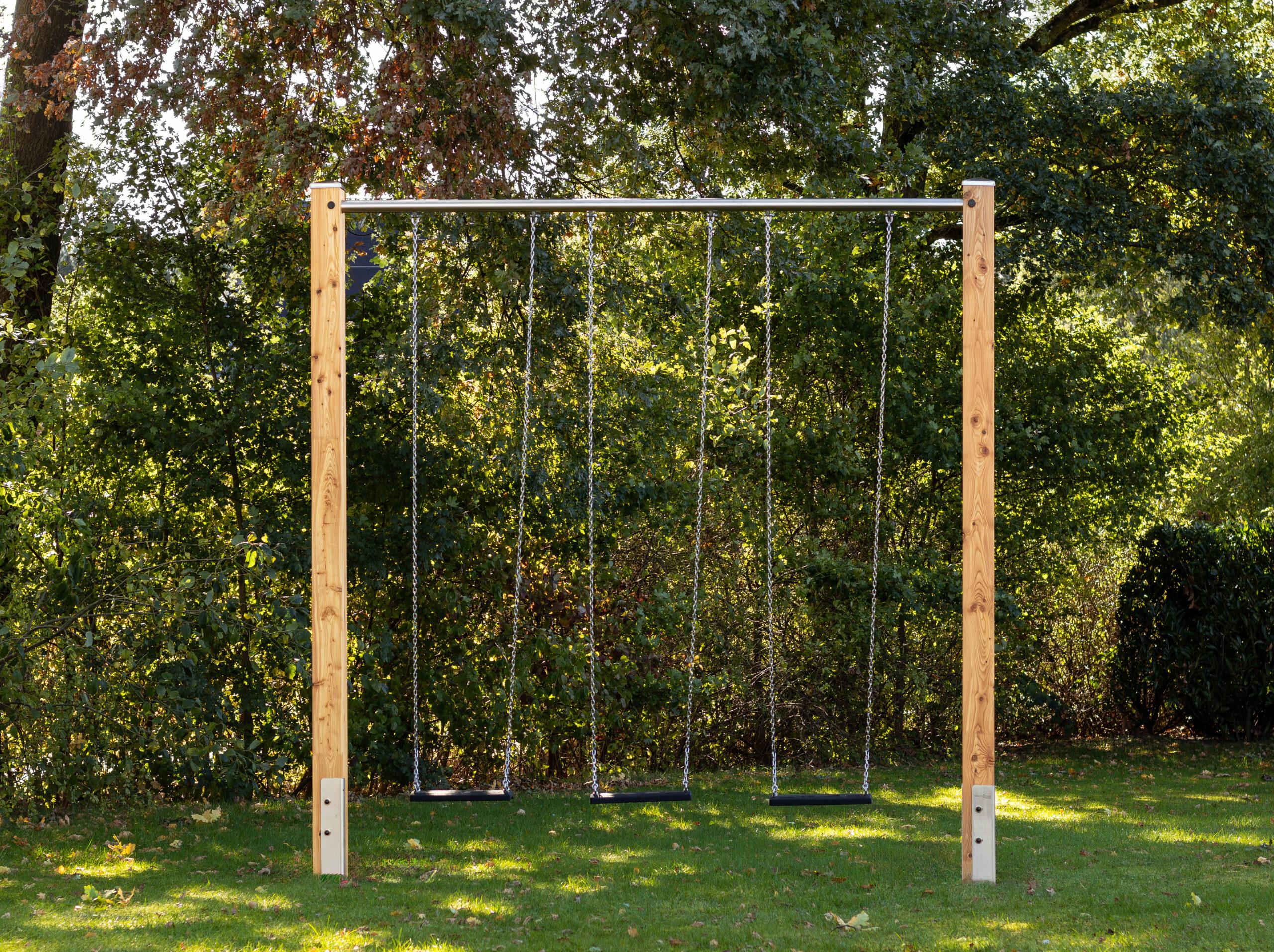 Dreifachschaukel - Leimbinder Lärche lasiert